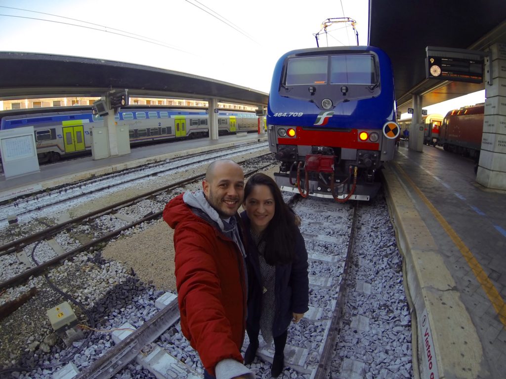 Con Maria Kofou en la estación de tren de Venecia