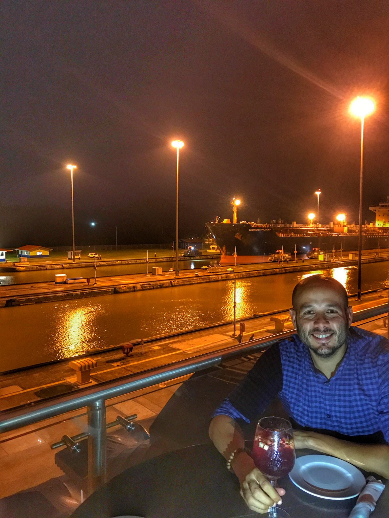 Cenando en el Canal de Panamá
